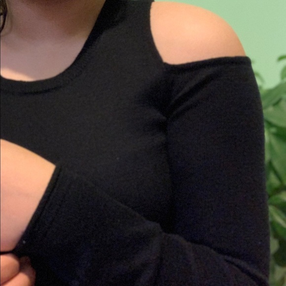 Black Dress with shoulder slit detail - Picture 3 of 3